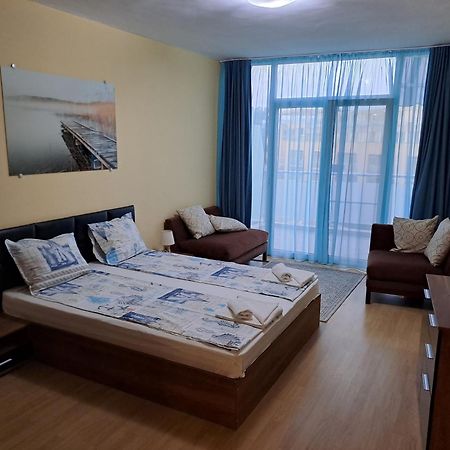 Apartments In Black Sea Star Complex سوزوبول الغرفة الصورة